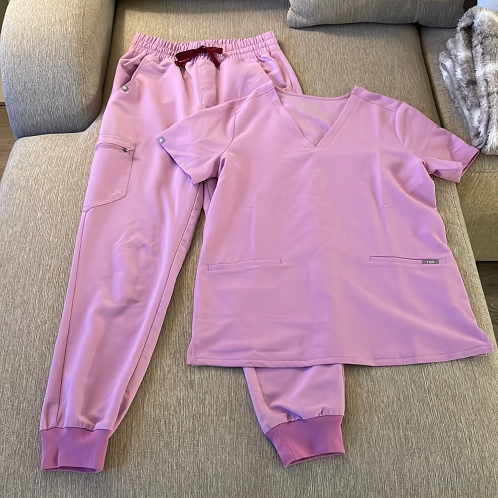 Figs dusk lilac scrubs set small Zamora high waisted jogger & 3 pocket top